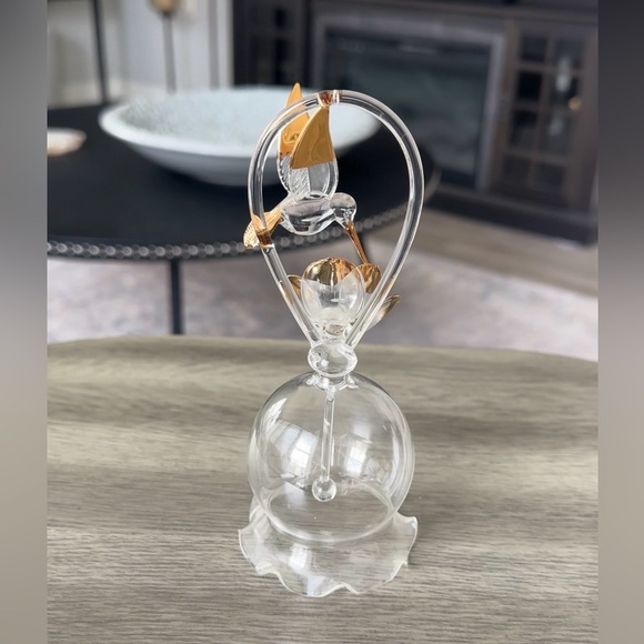 Delicate Beautiful Gold Winged Humming Bird Bell Ruffled Bottom - Picture 2 of 4